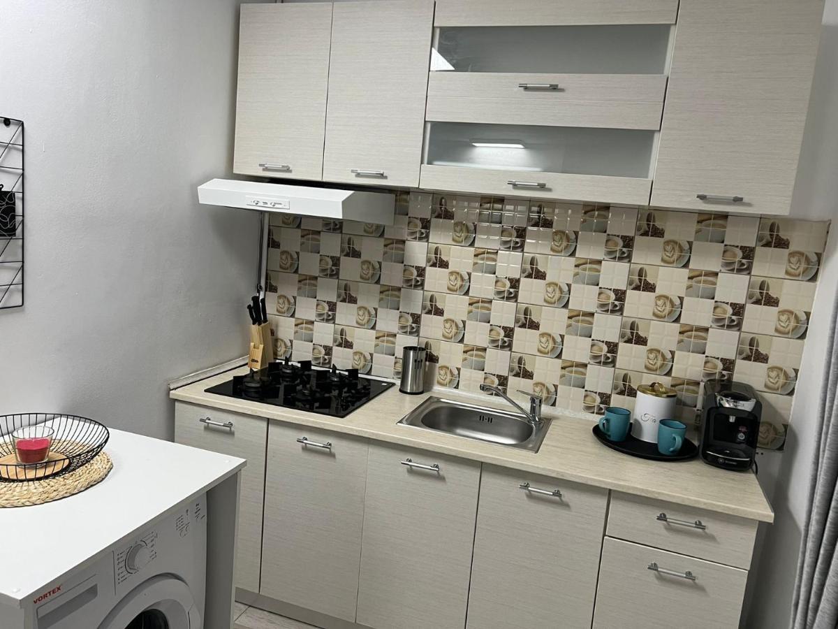 Compact House Apartment Клуж-Напока Екстериор снимка
